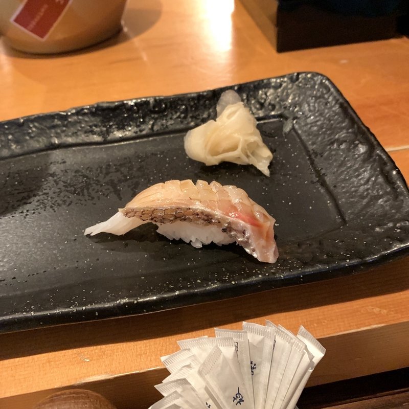 鯛(TAIZUSHI （タイズシ 【旧店名】すしの利行）)