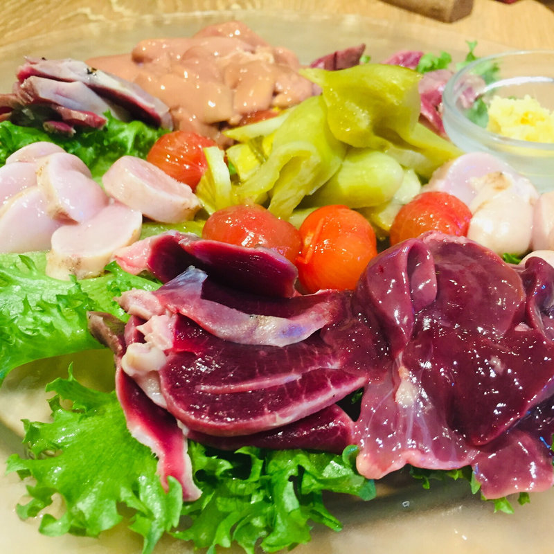 霧島妙見迫田さんの赤鶏のハツ、レバ、砂肝、白子(フランス厨房 旬彩 中央駅店 )