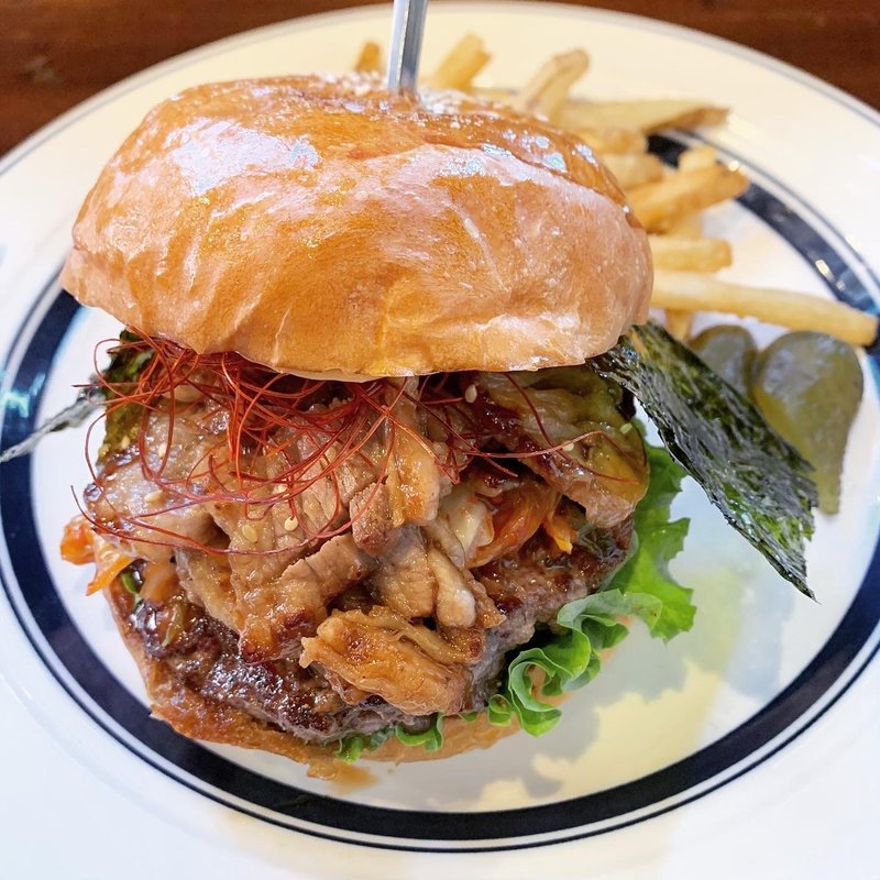 限定　牛カルビ焼肉バーガー　甘辛コクダレ(アンバープレイス)