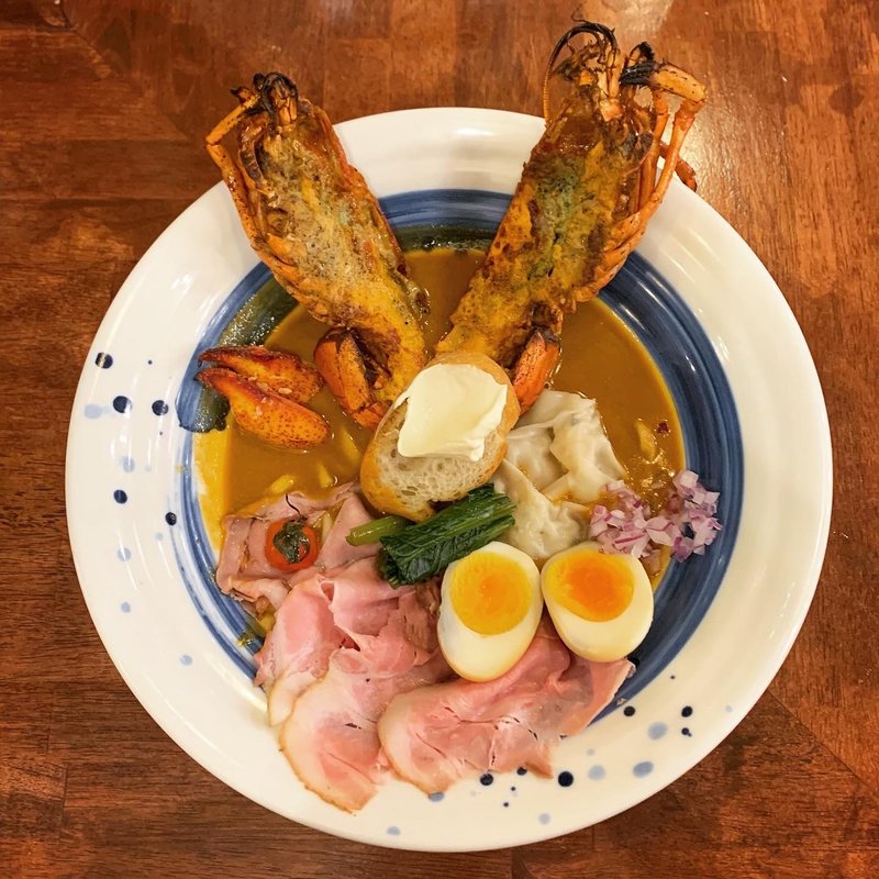 丸ごと一匹オマール海老らーめん デラックス(海老丸らーめん)