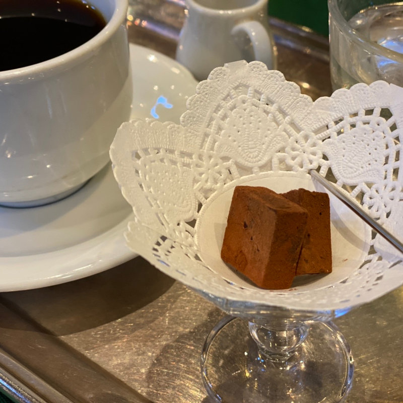 ブレンドコーヒーと生チョコのセット(オーストリッヒカフェウィーン )