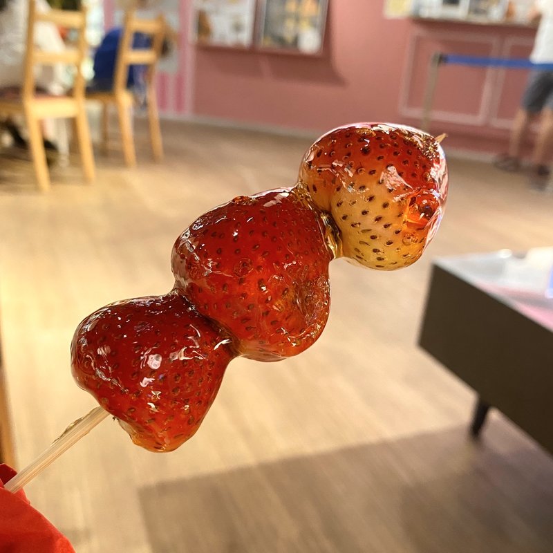 しあわせのいちご飴(ヤムヤム スイーツ)