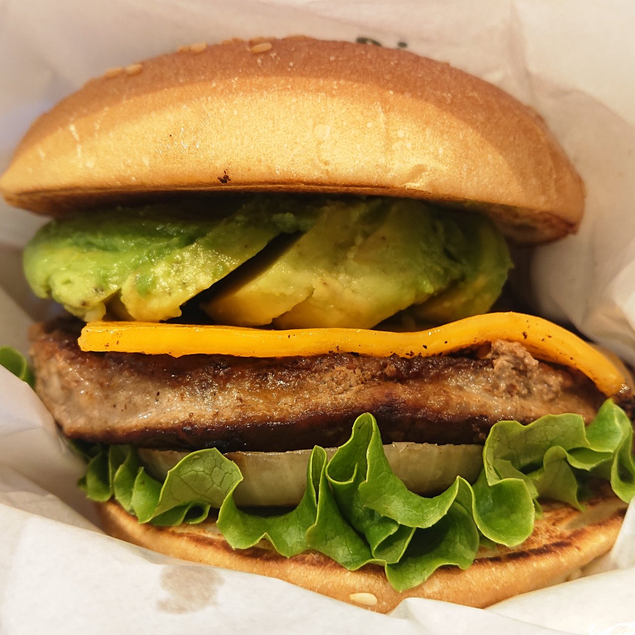 クラシックアボカドチーズバーガー(フレッシュネスバーガー新川崎