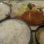 とんかつ定食(中)(とんかつ あけぼの)