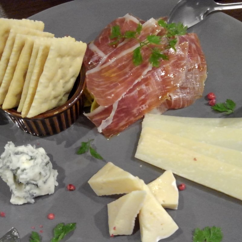 チーズの盛り合わせ(ビストロ オオカミ2 Duex)