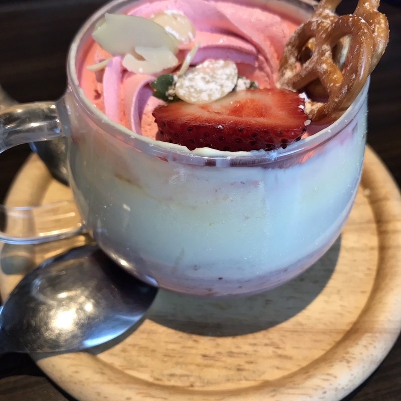 飲めるHOTチーズケーキ ストロベリークリーム(cheesetable池袋)