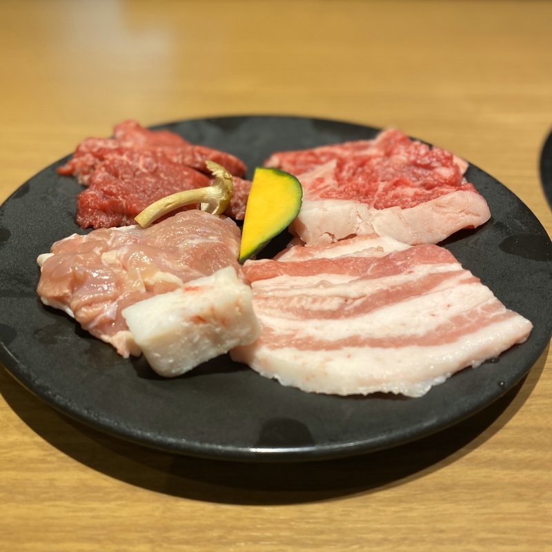 中落ちロース、中落ちバラ、豚バラ、鶏モモ(奥田 )