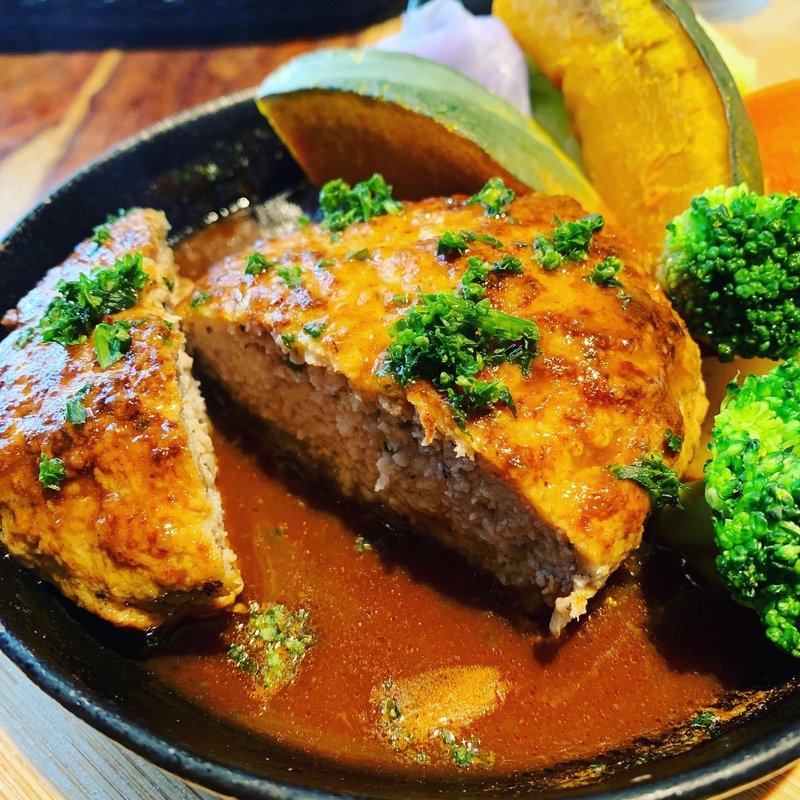 煮込みハンバーグ(LIMONADA Espresso＆Bar)