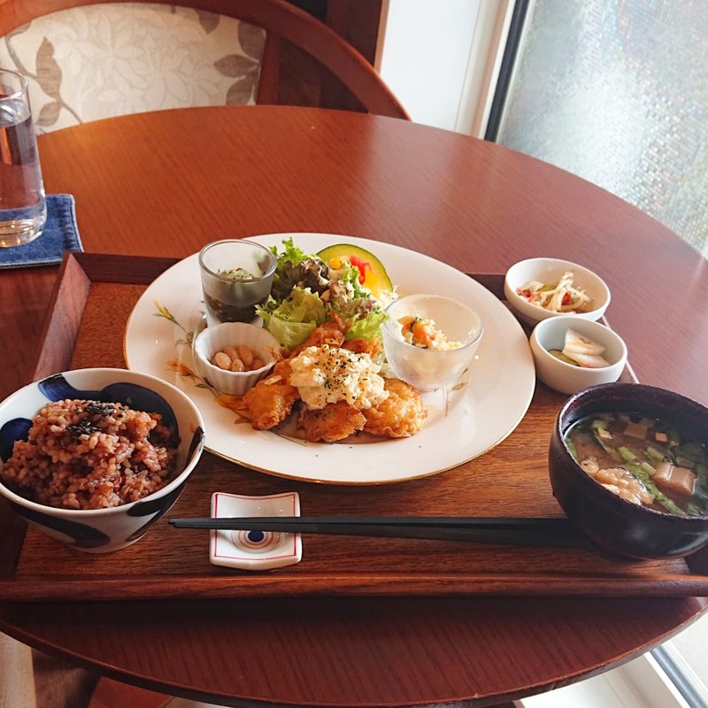 日替わりプレートランチ(言の波)