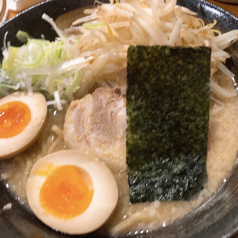 もやし味玉らぁ麺(らぁ麺やったる！ 新宿店)