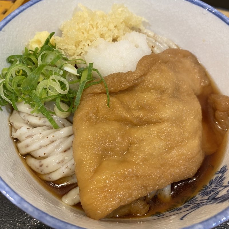 ぶっかけ（小）+きつね揚げ(うどん 讃く)