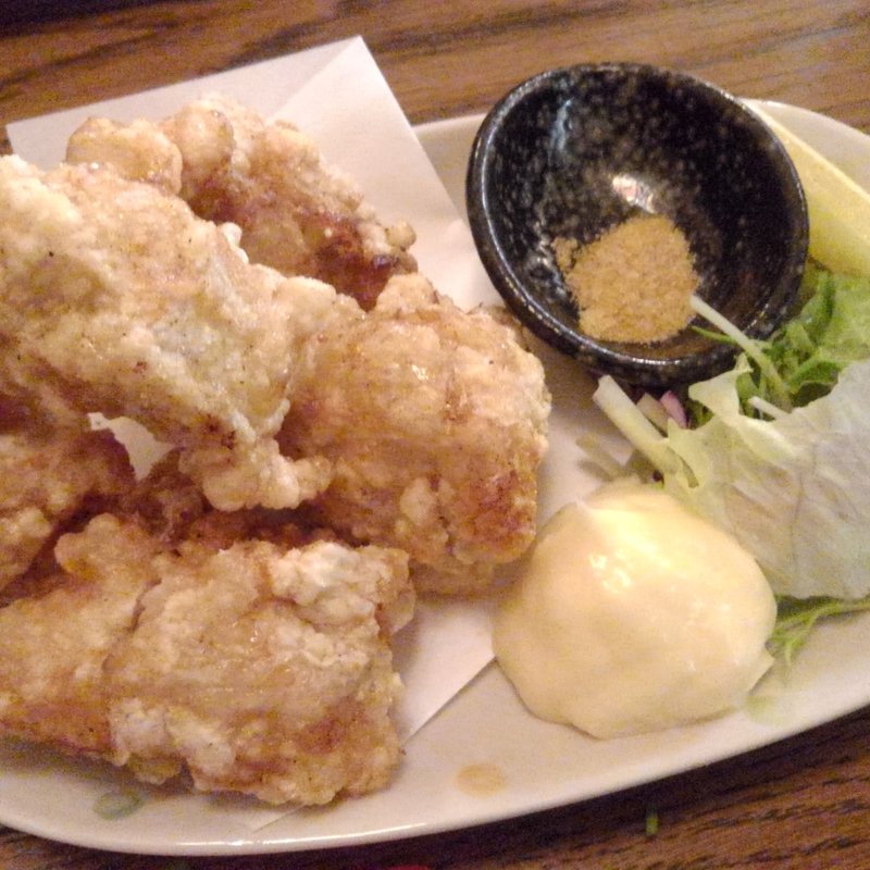 鶏もも肉の唐揚げ～カレー塩を添えて～(鶏のチョモランマ 亀有店)