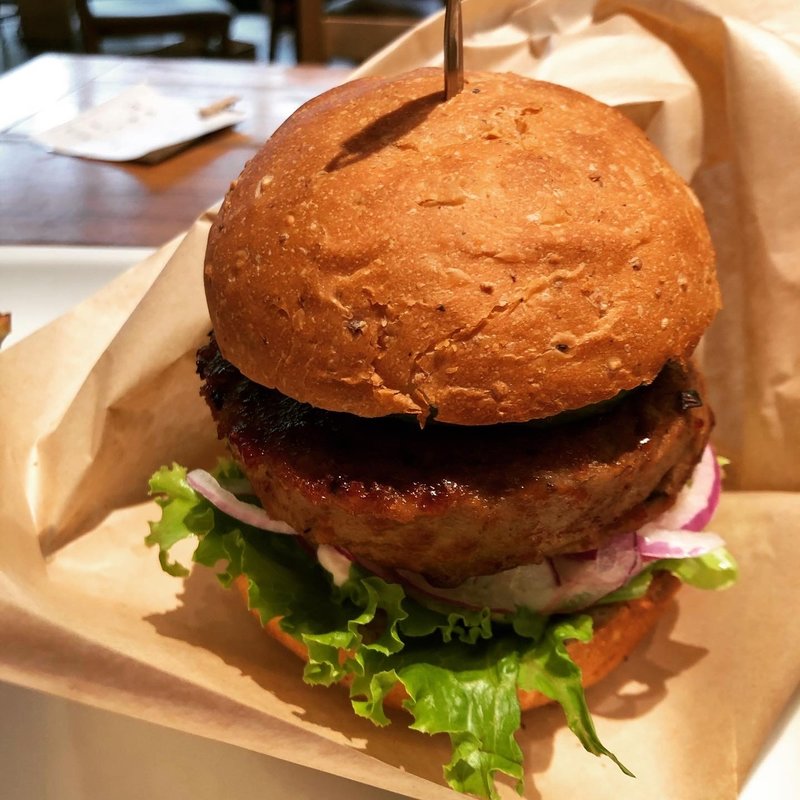 ヴィーガンハンバーガー(Mr.FARMER 新宿ミロード店)