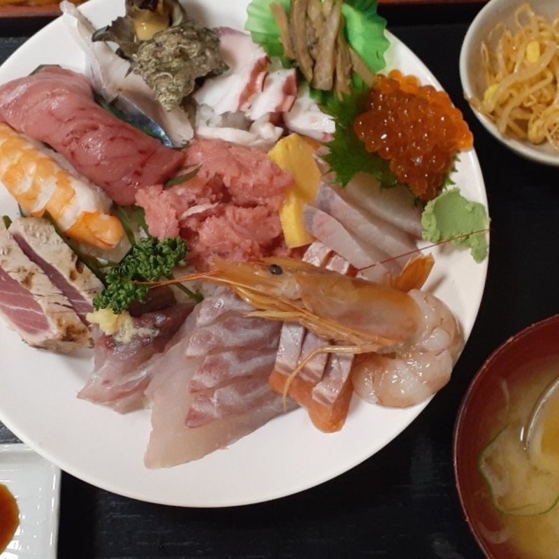 海鮮丼(メガ盛り)(さいとう )