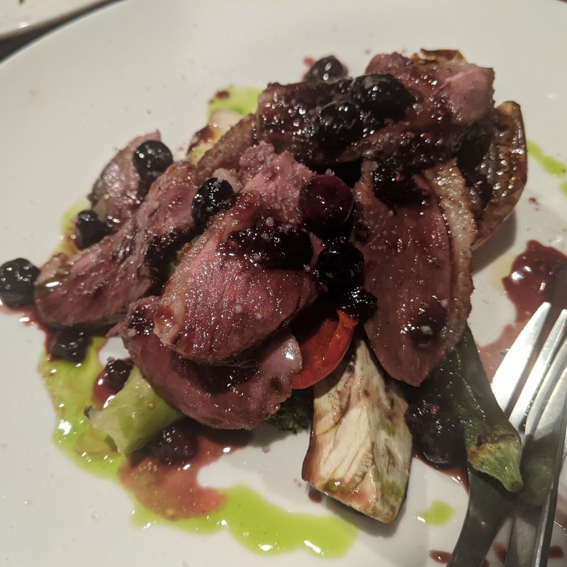 マグレ鴨のベリーソース(金剛商店138番地 )