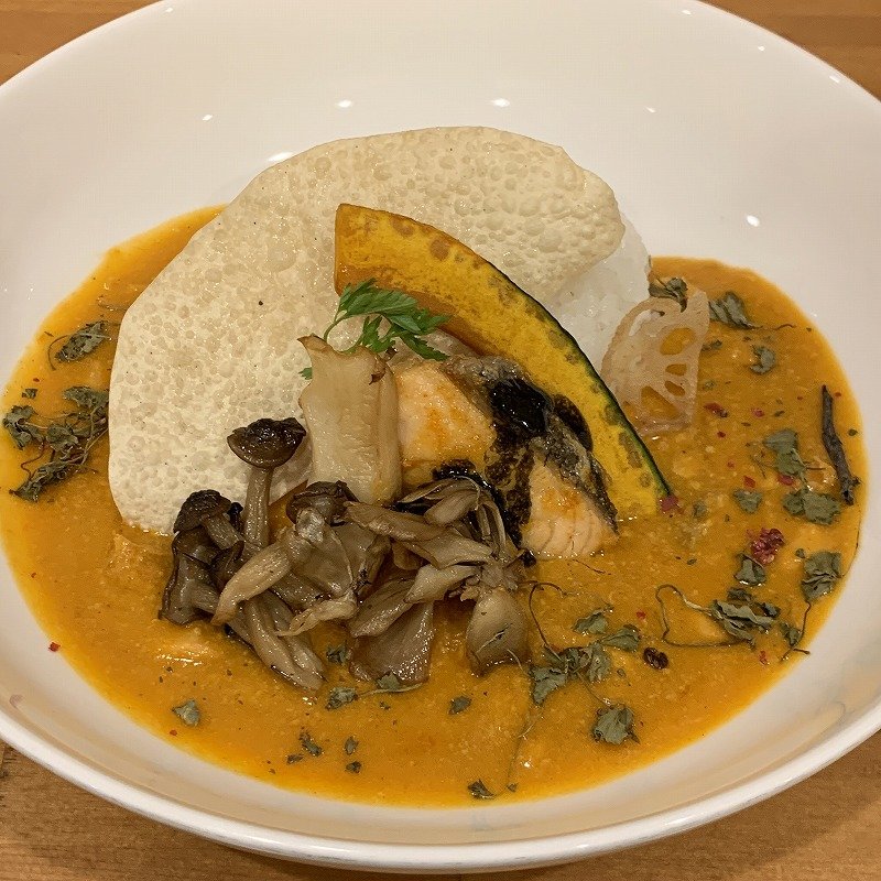 秋キノコとサーモンクリームのカレー(限定)(らんらんルー)