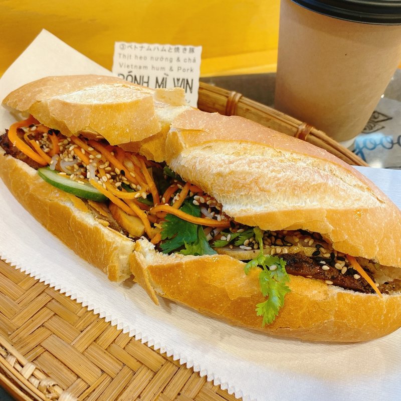 バインミー ベトナムハムと焼き豚(バインミーウィン)