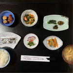 　朝食