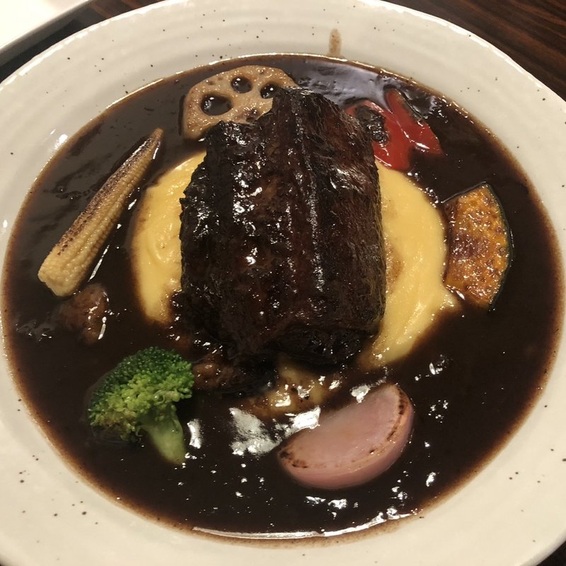 イベリコ豚の赤ワイン煮込み(Dining&Cafe Sweets Okada)