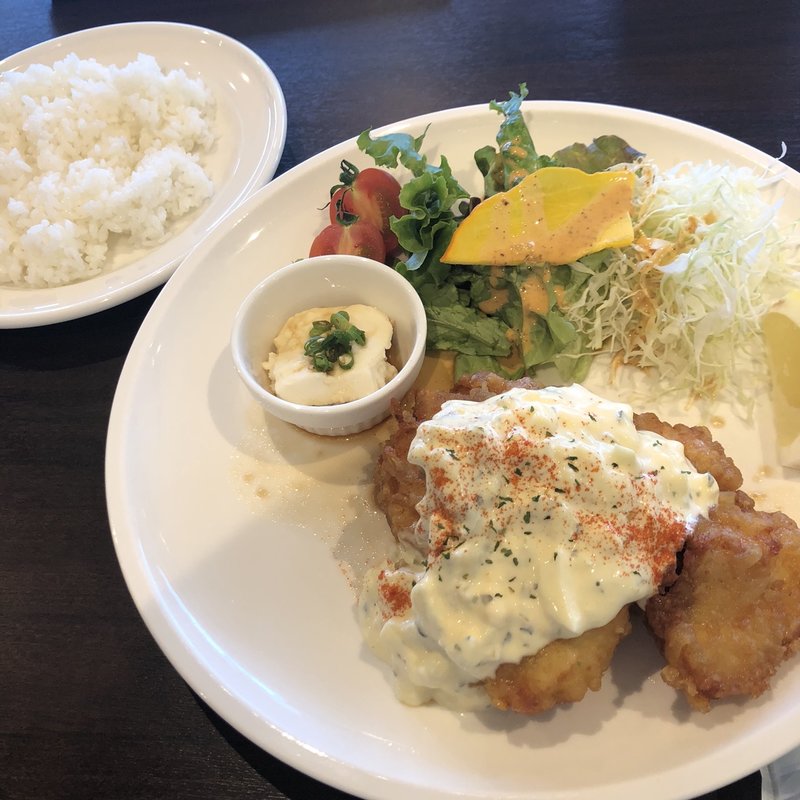広島高宮鶏のチキン南蛮　自家製タルタルソース(28CAFE &  KITCHEN)