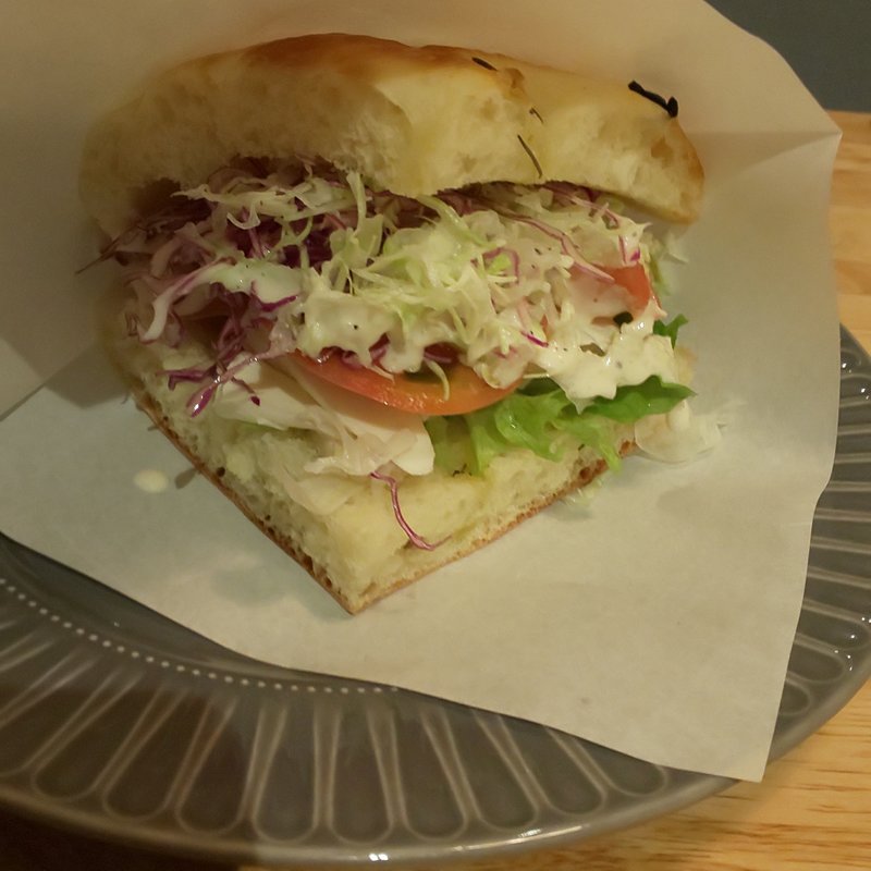 チキンサラダジェノバ風サンドイッチ(Caffe CAMMELLO)