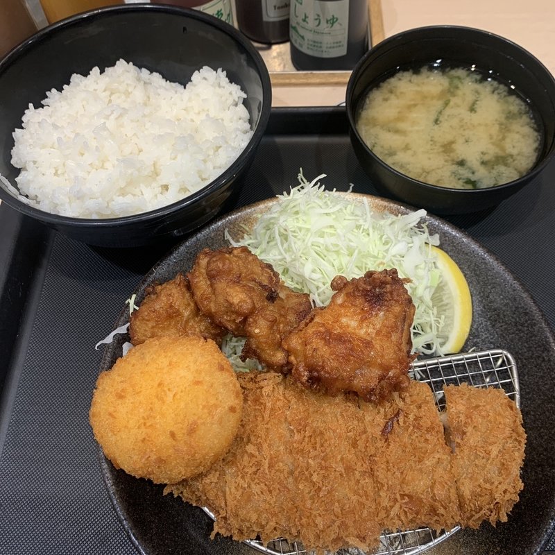 ロースかつ＆唐揚げ定食(松のや 中野坂上店)