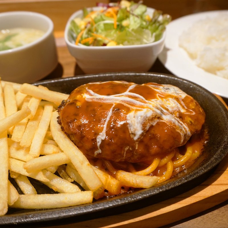 鉄板ハンバーグステーキ(ボンバーキッチン 天神店)