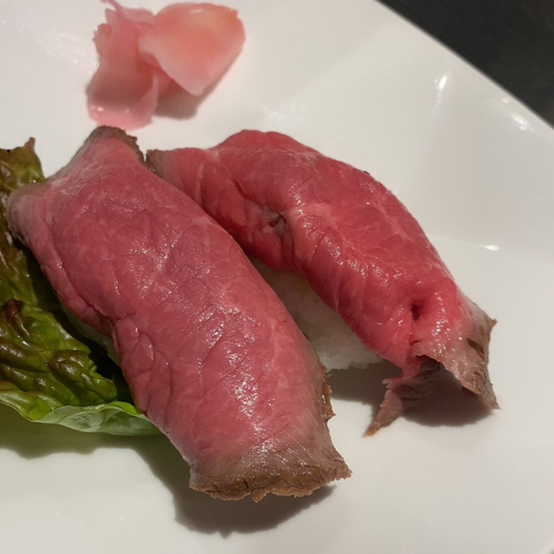 牛肉のにぎり(焼肉と精肉のひら山 )