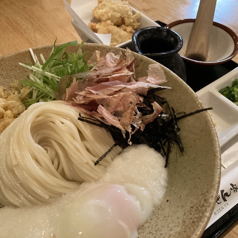 ぶっかけ玉とろうどん(五島うどん びぜん家)