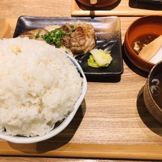 炙りチャーシュー定食（大盛W）(肉汁餃子のダンダダン 海老名店)