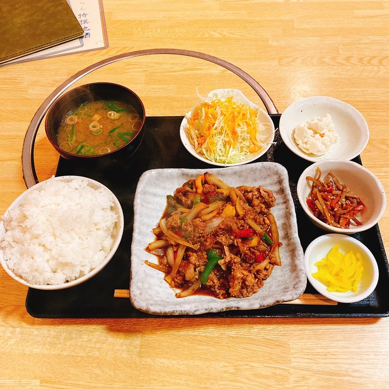 牛肉スタミナ炒め定食(旬味創作料理 しゃらく)