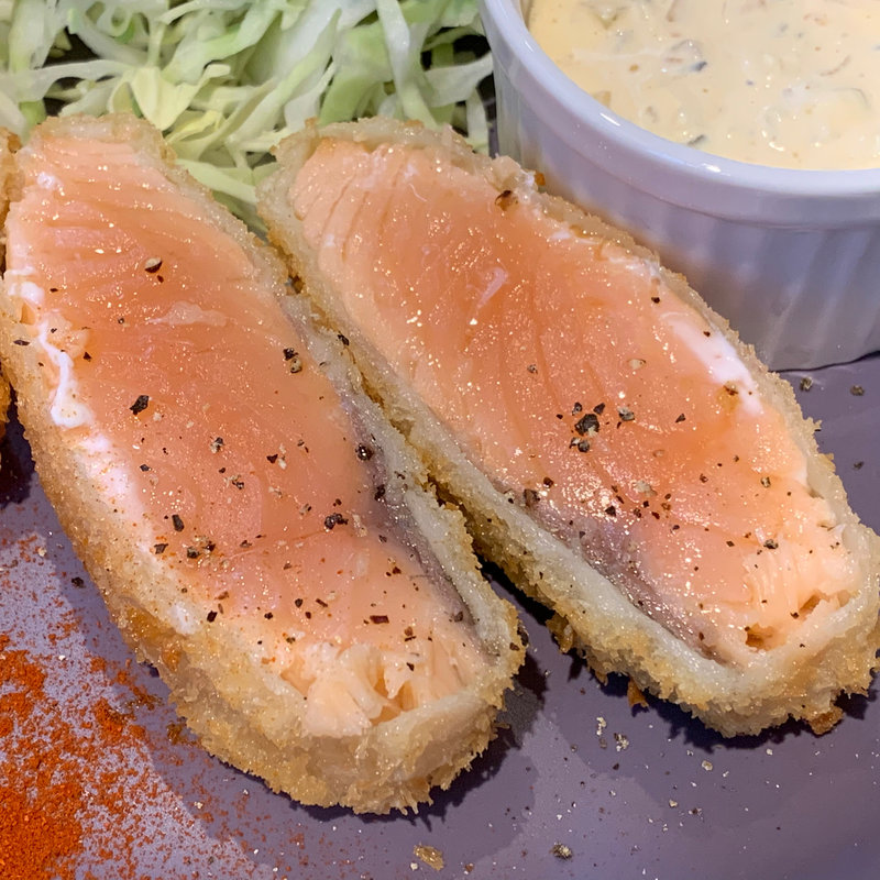 サーモン　レアカツ　タルタルソース(北斎麦酒醸造所 錦糸町駅前プラザビル本店)