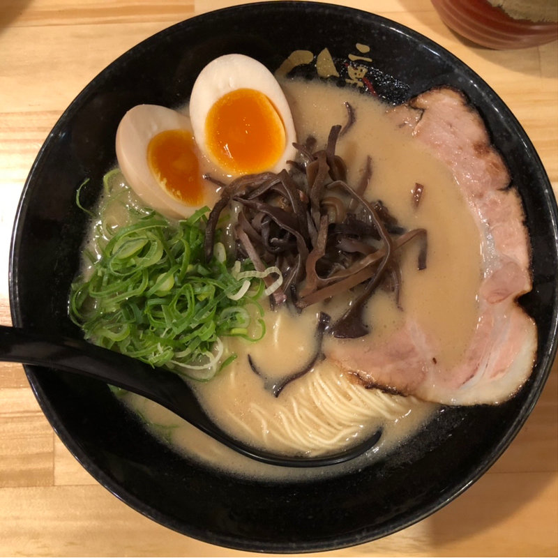 半熟煮玉子ラーメン(らーめん二男坊 博多本店)