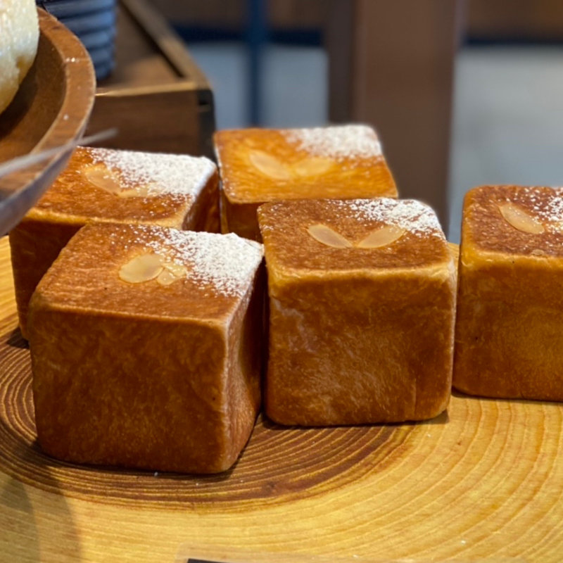 究極のクリームパン(パン工房 夢風車 （ゆめふうしゃ）)