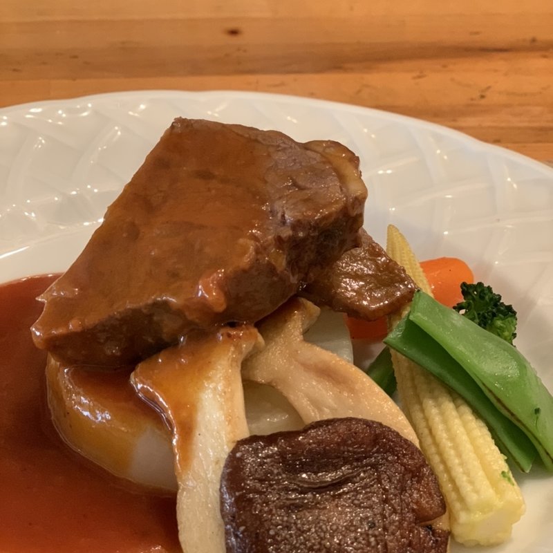 和牛ホホ肉の赤ワイン煮込み(レストラン ジェファン)