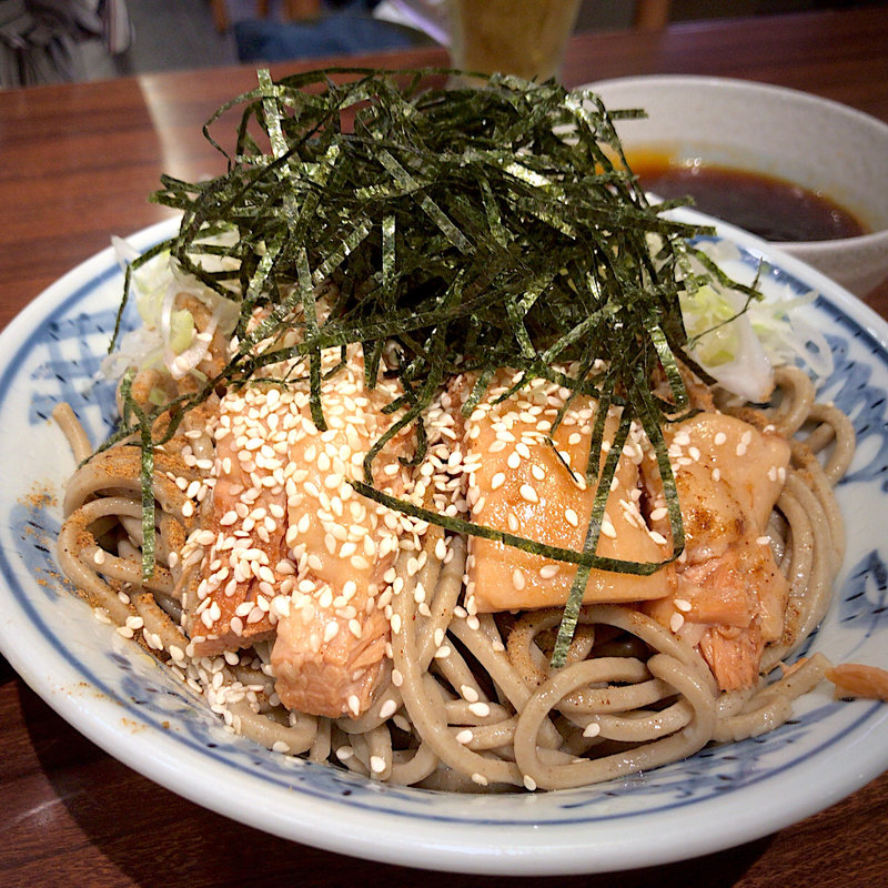 トロ肉つけ蕎麦 特盛(肉和食と蕎麦 ほねぎし)