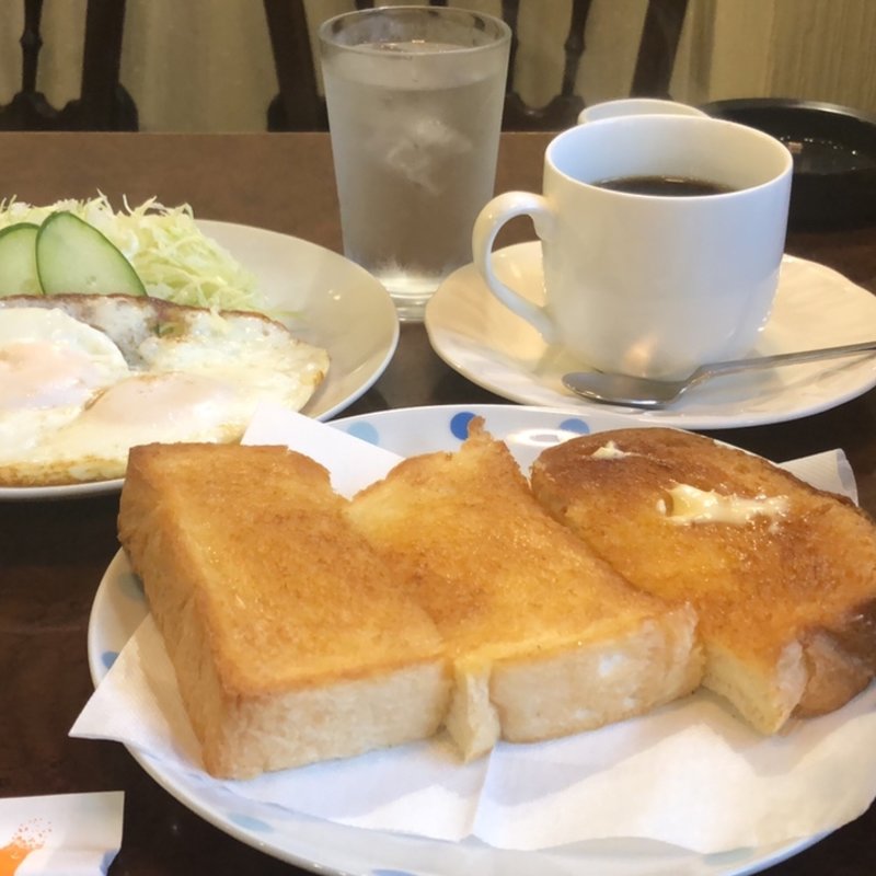 目玉焼きセット(喫茶MOMO)