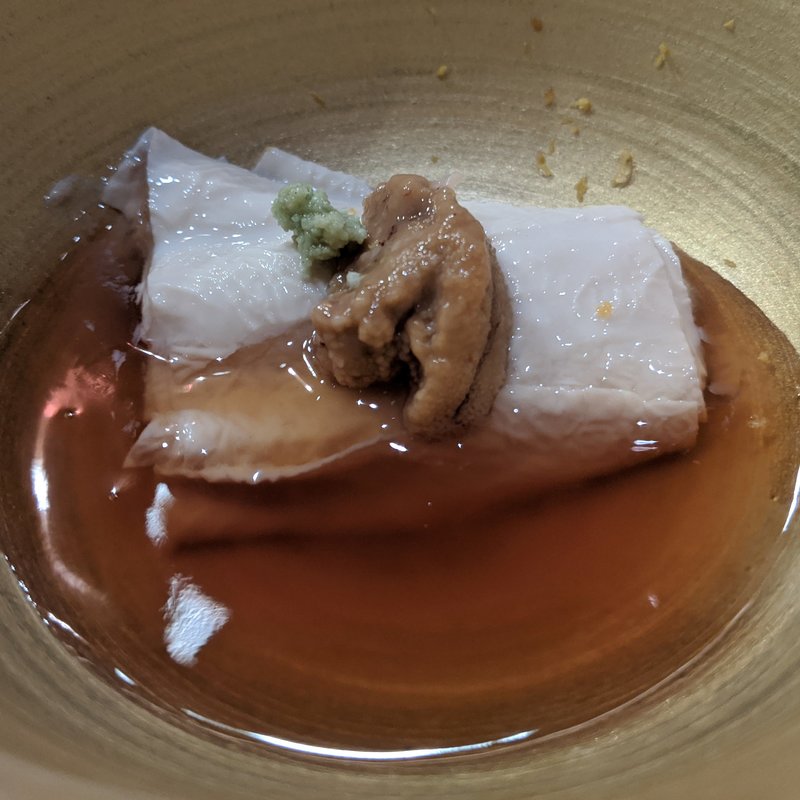 湯葉刺し、雲丹のせ(鮨やまけん 新宿東口店)