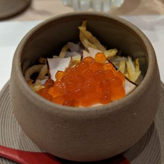 松茸飯蒸し(鮨やまけん 新宿東口店)