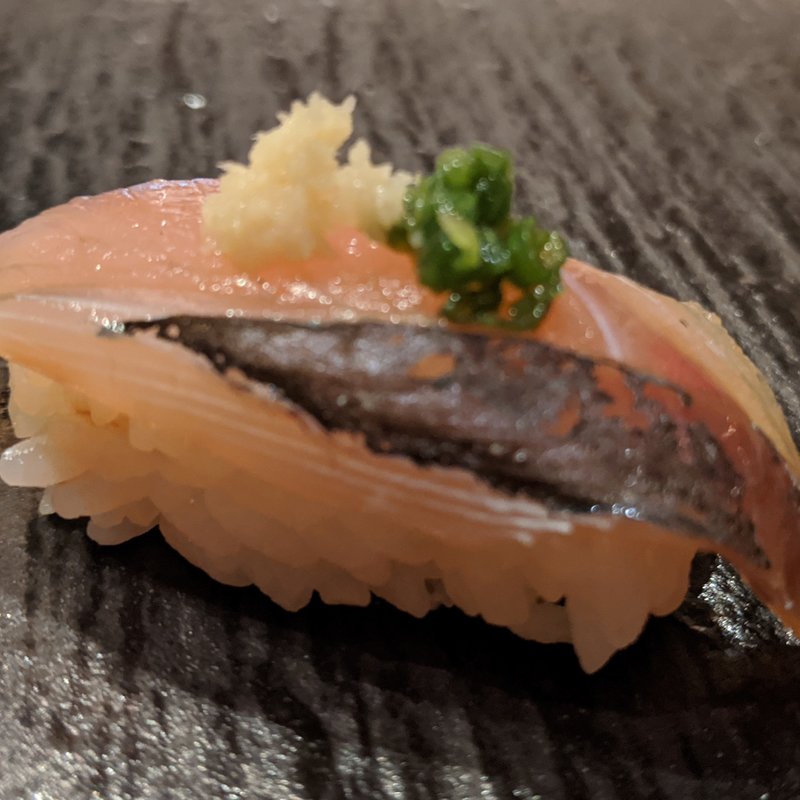 マアジ(鮨やまけん 新宿東口店)