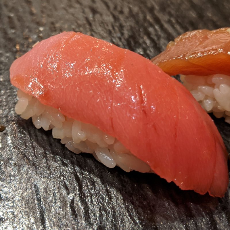 赤身(鮨やまけん 新宿東口店)