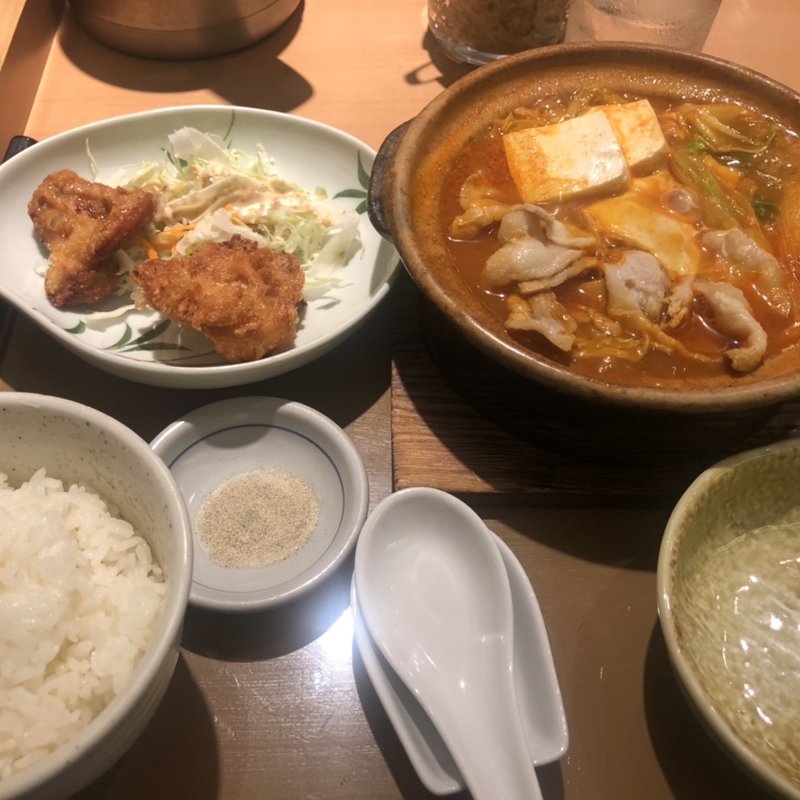 チゲ鍋定食(やよい軒 新宿明治通り店)