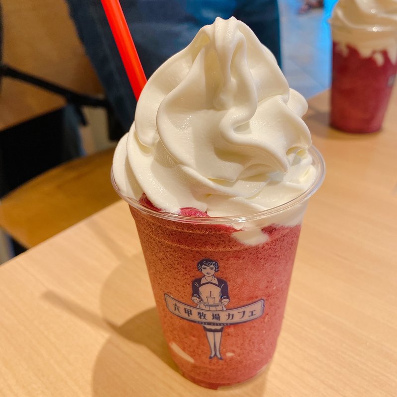 ぶどうフローズンソフト(六甲牧場カフェ UMIEモザイク店)