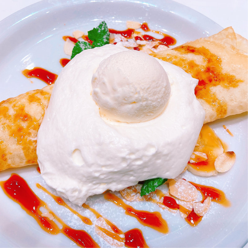 キャラメルバナナとアーモンドのクレープ アイスクリーム添え(ネスカフェ)