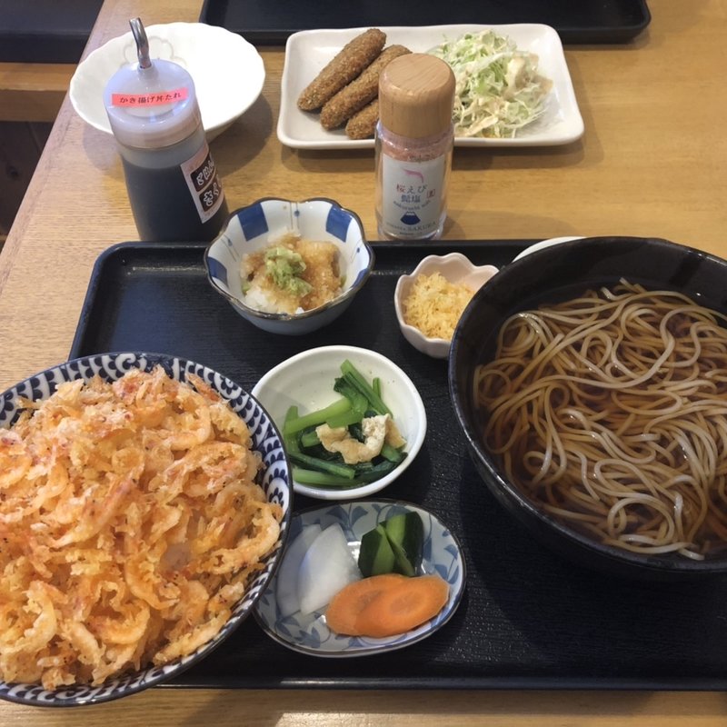 桜エビかき揚げ丼とそば(ごはん屋さくら )