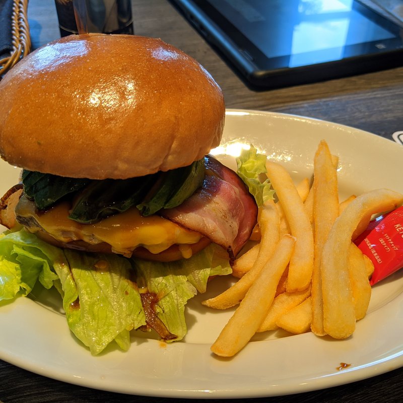 アボカドベーコンチーズバーガーセット(モスプレミアム 桜木町クロスゲート店)