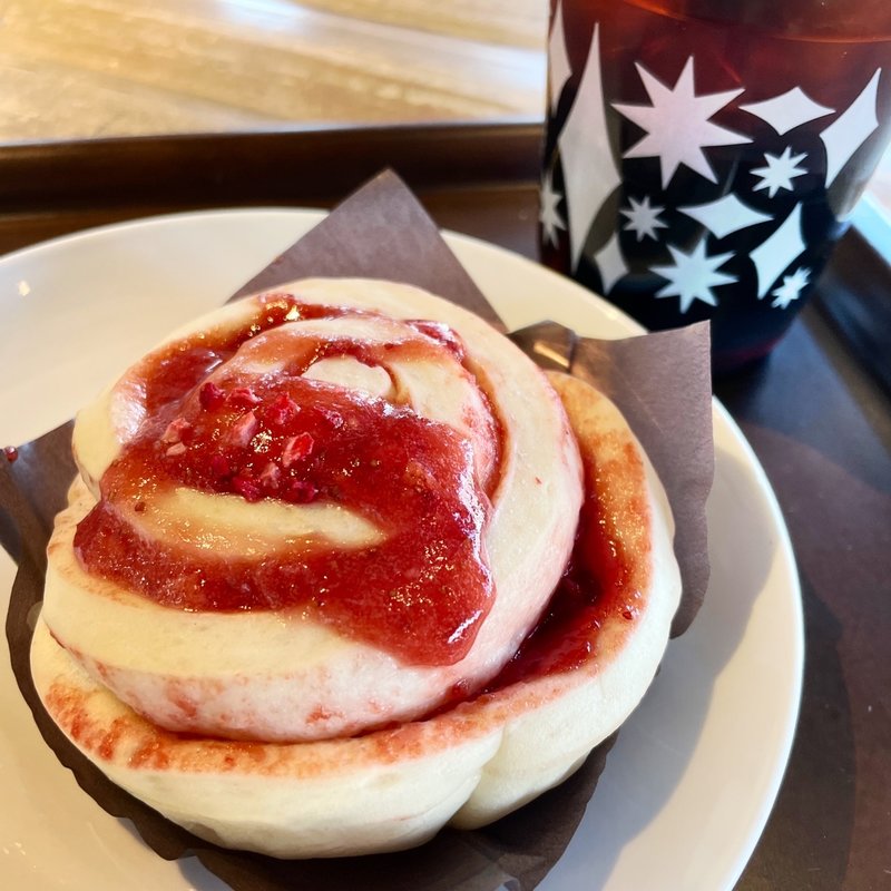 ストロベリーロール(スターバックスコーヒー 六本松 蔦屋書店)