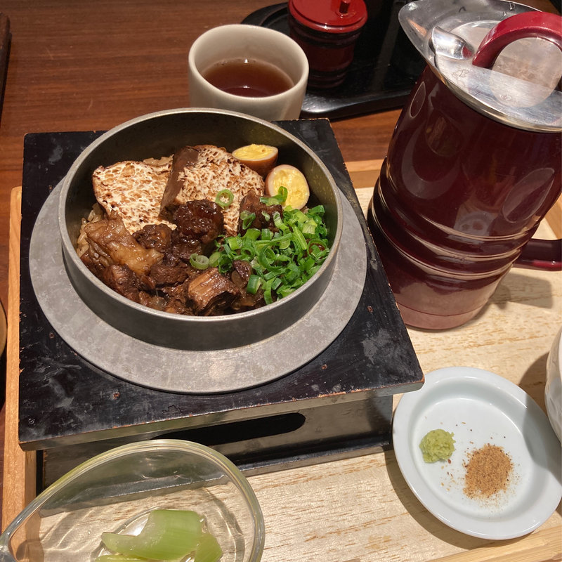 牛すじ黒釜飯(かまどか　辻堂店)