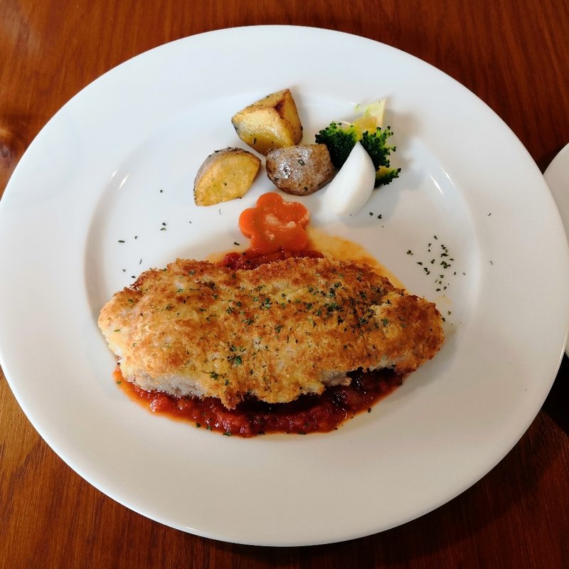 岩手県産あべ鶏のチーズパン粉焼き(洋食Byron)