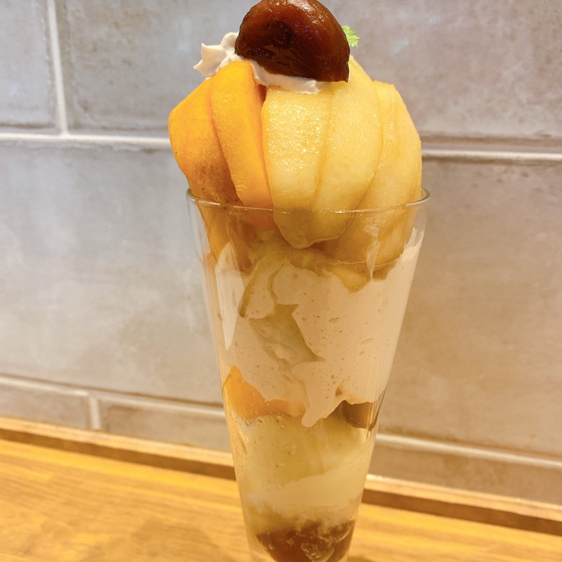 秋の収穫ミックスフルーツパフェ(マルトメ･ザ･ジューサリー （Marutome the Juicery）)